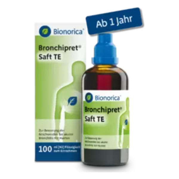 Bronchipret Saft TE in einer dunkelbraunen Flasche mit blauer Dosierpumpe und grüner Verpackung, geeignet ab 1 Jahr.
