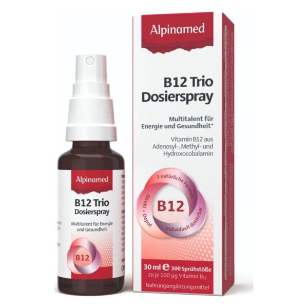 B12 Trio Dosierspray in einer dunkelbraunen Flasche mit Sprühverschluss und roter Verpackung, beschrieben für Energie und Gesundheit.