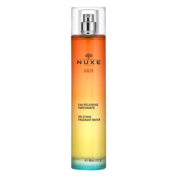 Flasche mit dem Duft 'Eau Délicieuse Parfumante' von NUXE, orangefarbener Inhalt und transparentem Sprühverschluss.