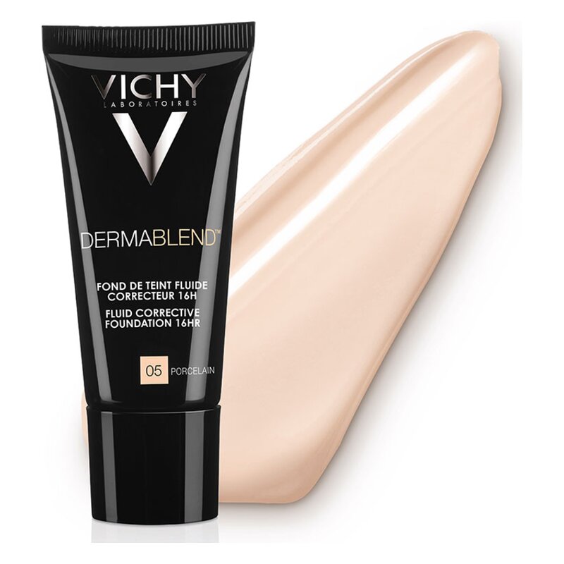 Ein schwarzer Flakon mit der Aufschrift "Vichy Dermablend" und einem cremigen Farbton, daneben ein Streifen des Foundations.