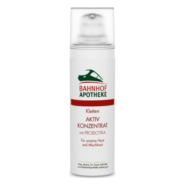 Ein Pumpflakon mit aktivem Konzentrats für unreine Haut, gekennzeichnet durch das Logo der Bahnhof Apotheke.