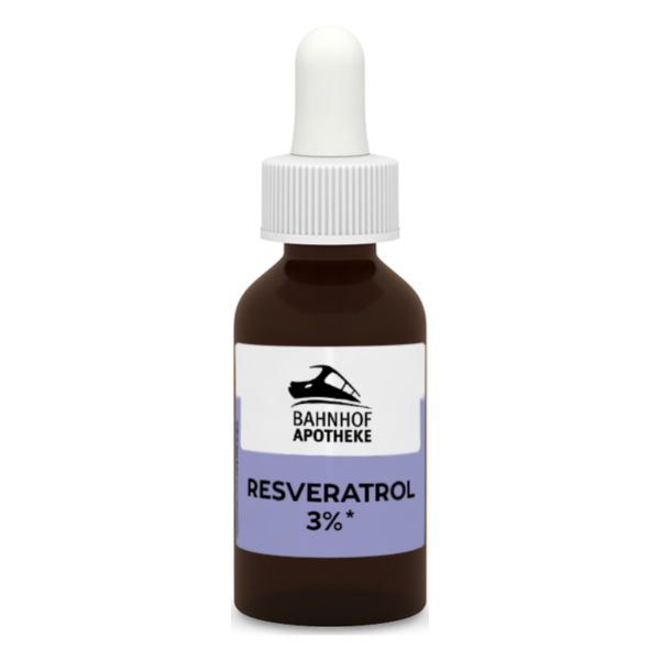 Braune Glasflasche mit Tropfverschluss, etikettiert mit "RESVERATROL 3%" der "BAHNHOF APOTHEKE".